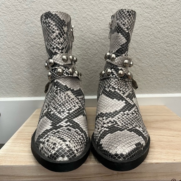 Catherine's Cathie Gray Snake Print Ankle Biker Moto Boot 6.5 - Picture 5 of 5